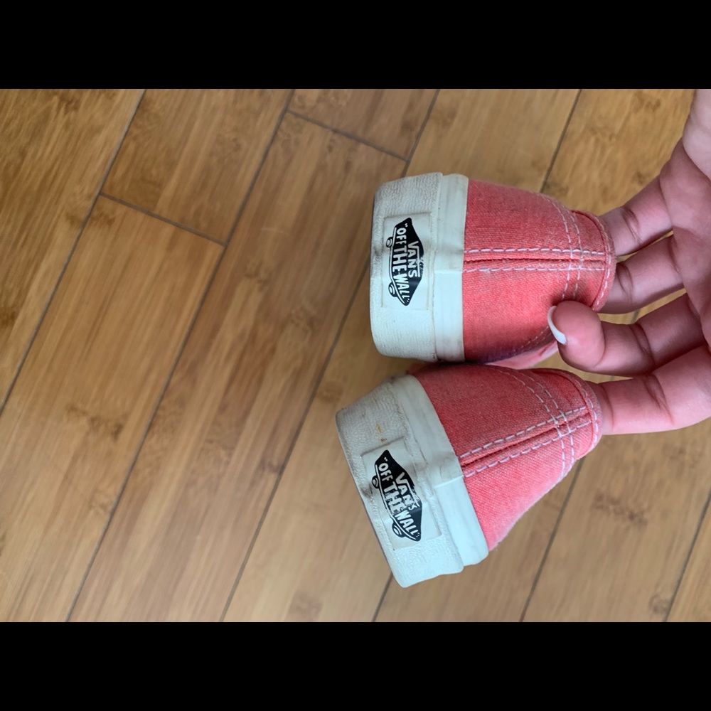 Vans - Picture 3 of 4